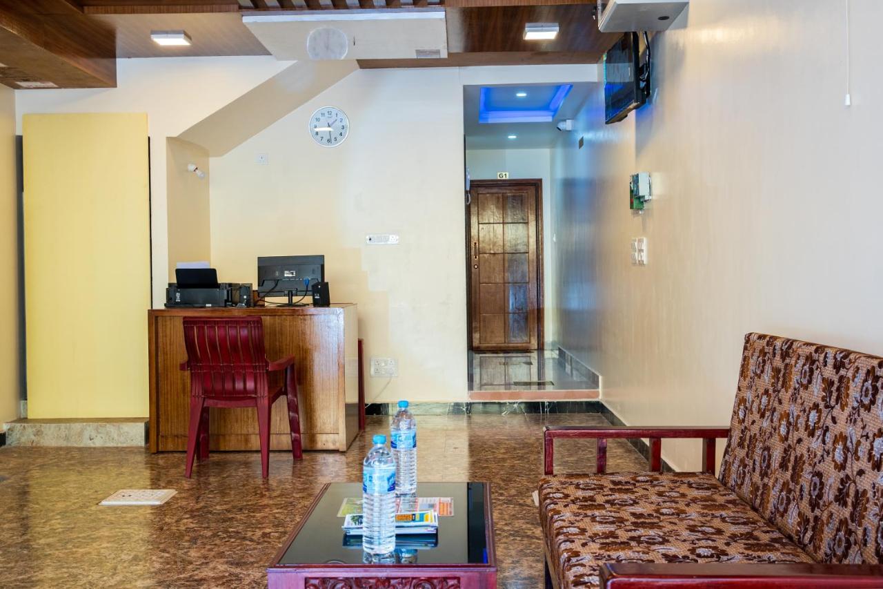 Le Suresh Guest House Pondicherry Bagian luar foto