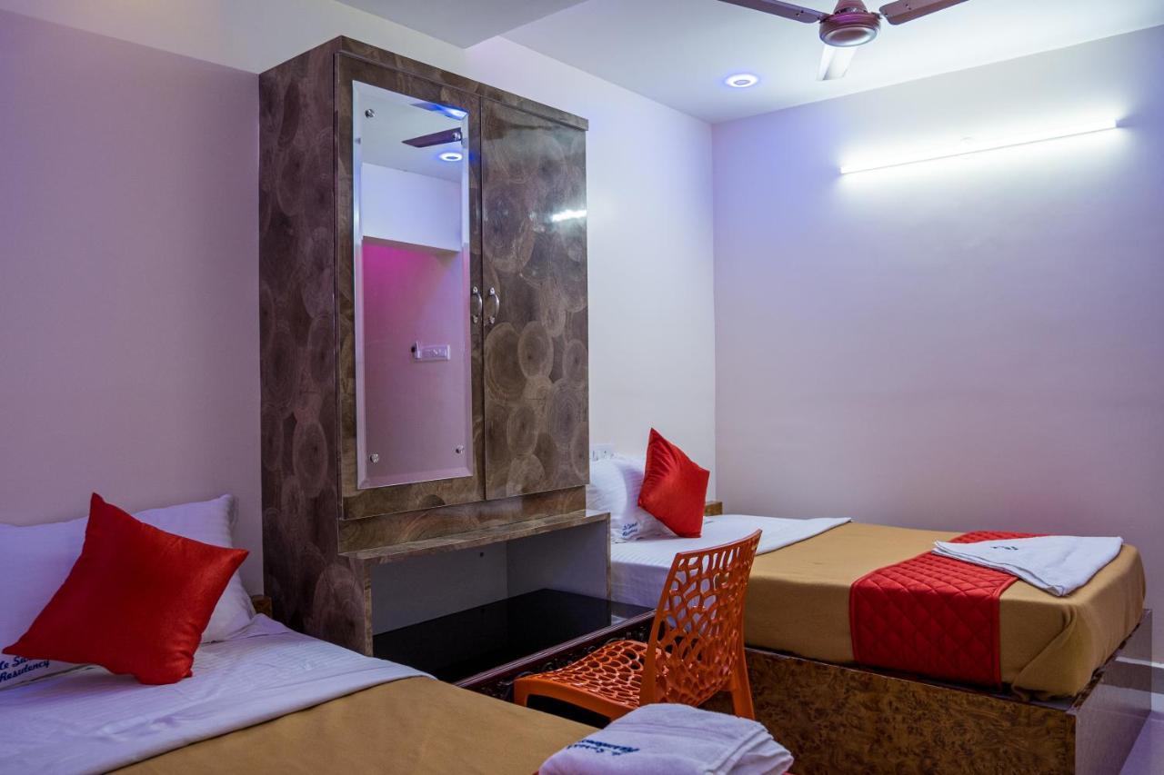 Le Suresh Guest House Pondicherry Bagian luar foto
