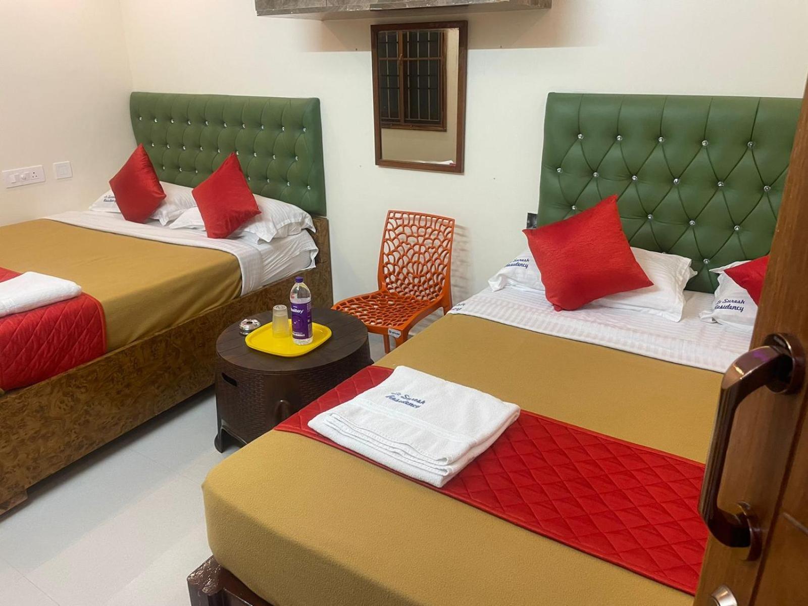Le Suresh Guest House Pondicherry Bagian luar foto
